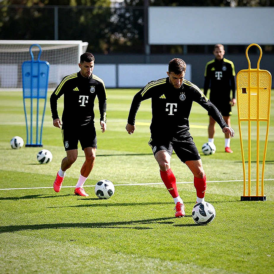 Cùi chỏ phút 15 và cú đá từ phía sau: V-League đang tự bào mòn chính mình