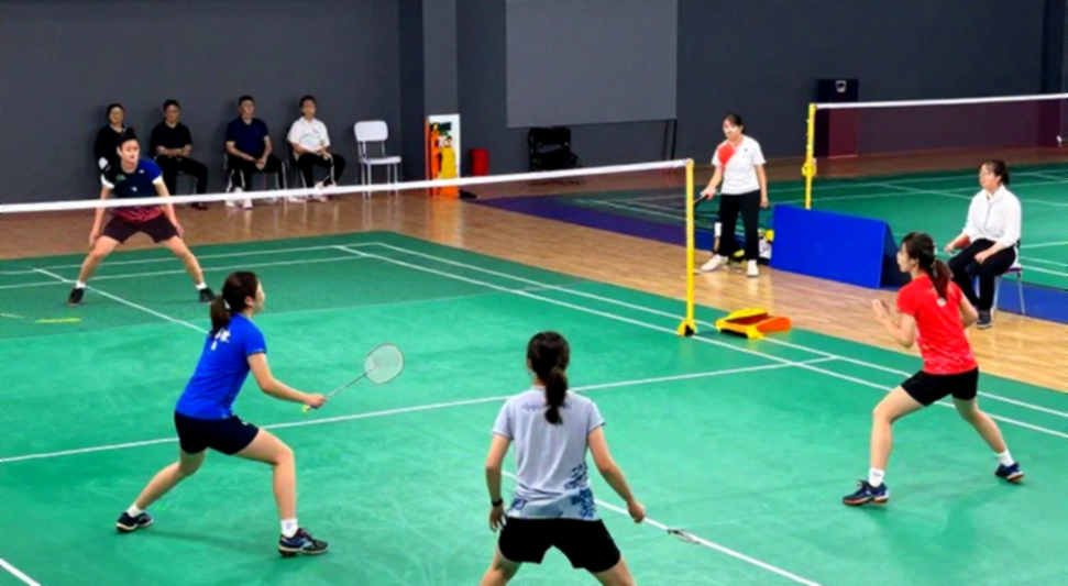 Cú ngã Aichi-Nagoya: Khi cầu lông Ấn Độ đứng trên vai một đôi vợt