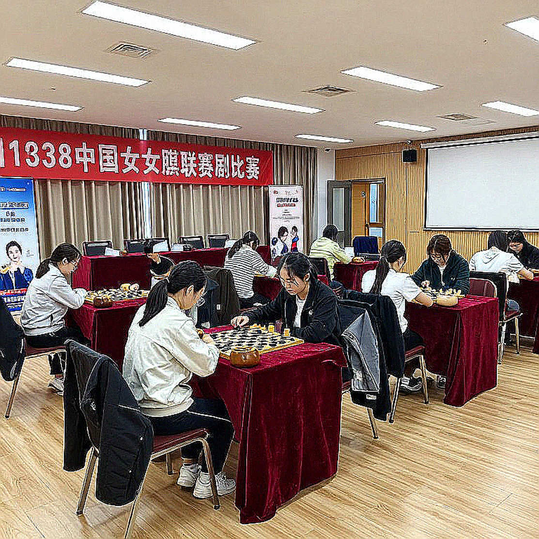 Olympiad cờ vua vòng 9: Gukesh thoát hiểm 54 nước, Ấn Độ giữ hy vọng vàng ở Samarkand Olympiad cờ vua vòng 9: Gukesh thoát hiểm 54 nước, Ấn Độ giữ hy vọng vàng ở Samarkand