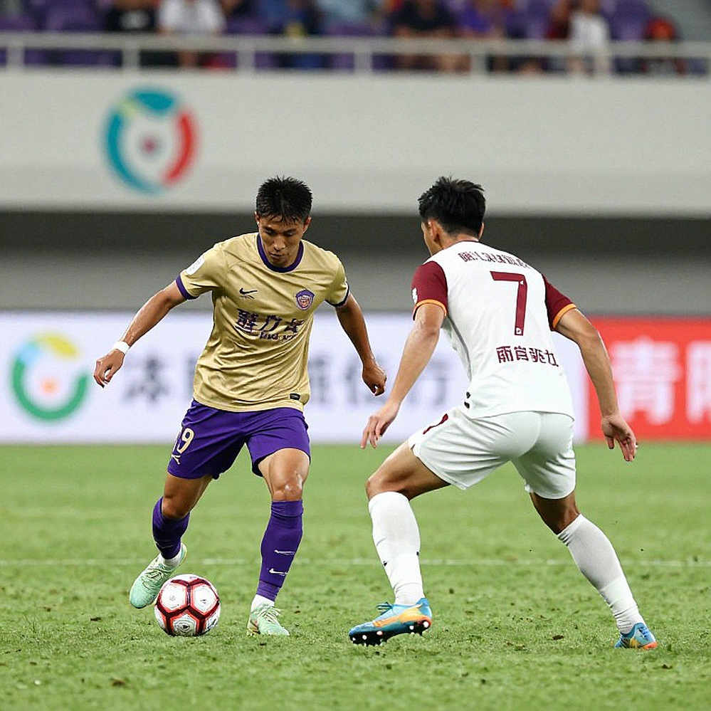 Luciano Valente và bản án cánh trái: vì sao đội trưởng Feyenoord không có cửa vào đội tuyển Hà Lan