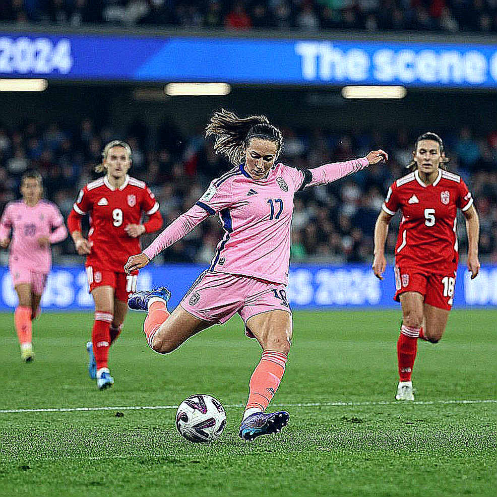 Emily Fox signs new Arsenal Women deal: 93 appearances, a Ballon d'Or nod and a data gap Emily Fox signs new Arsenal Women deal: 93 appearances, a Ballon d'Or nod and a data gap