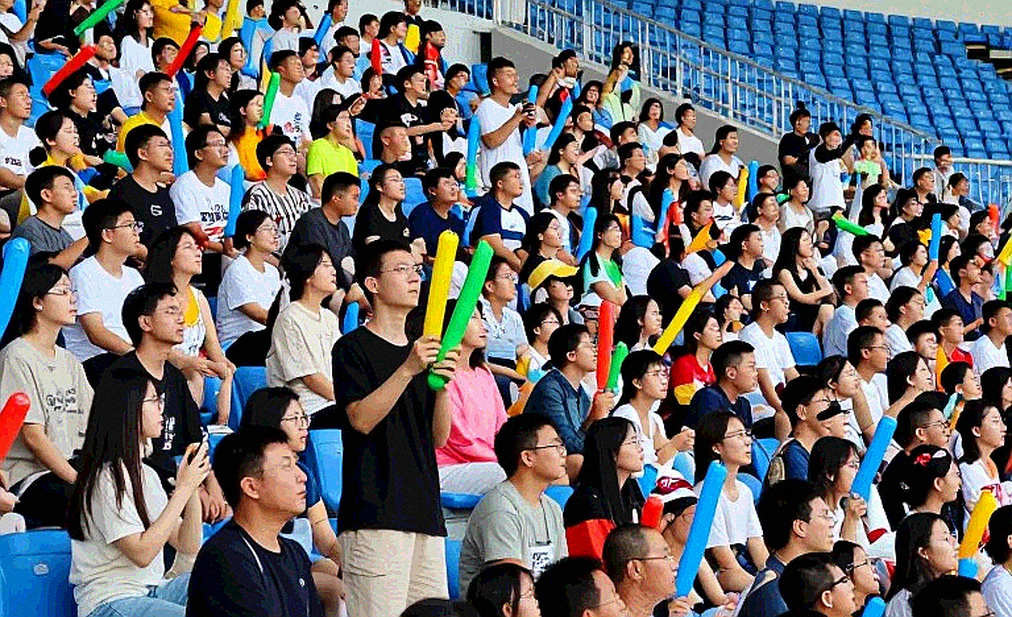Bên Trong Phòng Phân Tích: Khi Dòng Tiền V-League Chảy Qua Sổ Sách Mùa Giải 2026