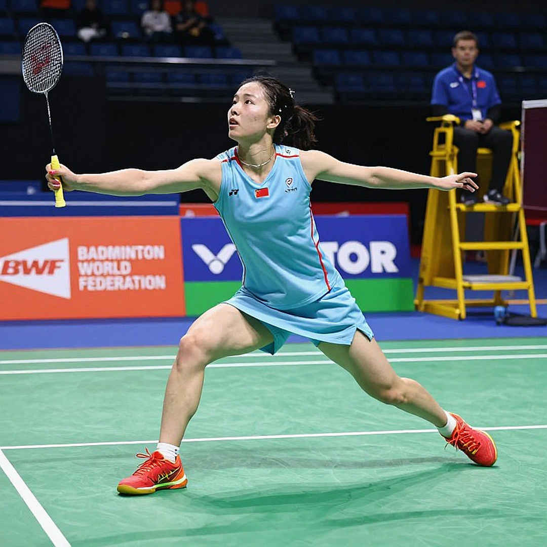 Asian Games Men's Singles Final in Ichinomiya: Loh Kean Yew, Kunlavut Vitidsarn and Two Form Curves That Never Cross Asian Games Men's Singles Final in Ichinomiya: Loh Kean Yew, Kunlavut Vitidsarn and Two Form Curves That Never Cross