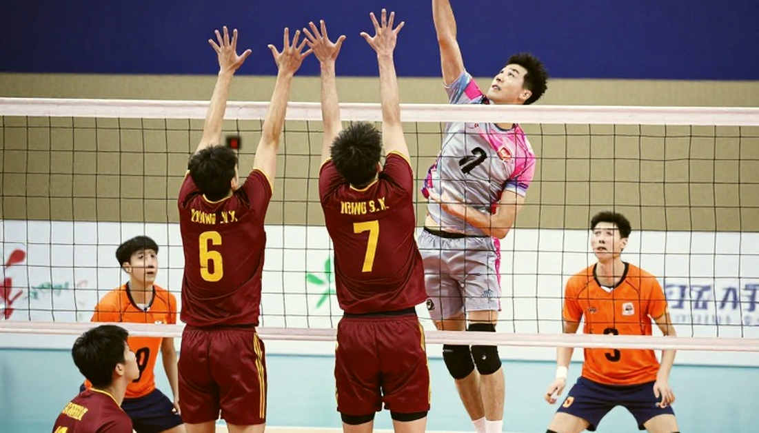 Chiếc áo vàng bị mua bằng tiền ảo: Mười hai triệu euro từ một căn phòng không cửa sổ Chiếc áo vàng bị mua bằng tiền ảo: Mười hai triệu euro từ một căn phòng không cửa sổ
