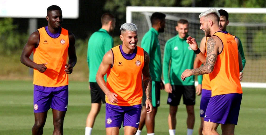 Khi dữ liệu V.League trống rỗng, tranh cãi trọng tài lấp đầy khoảng trống