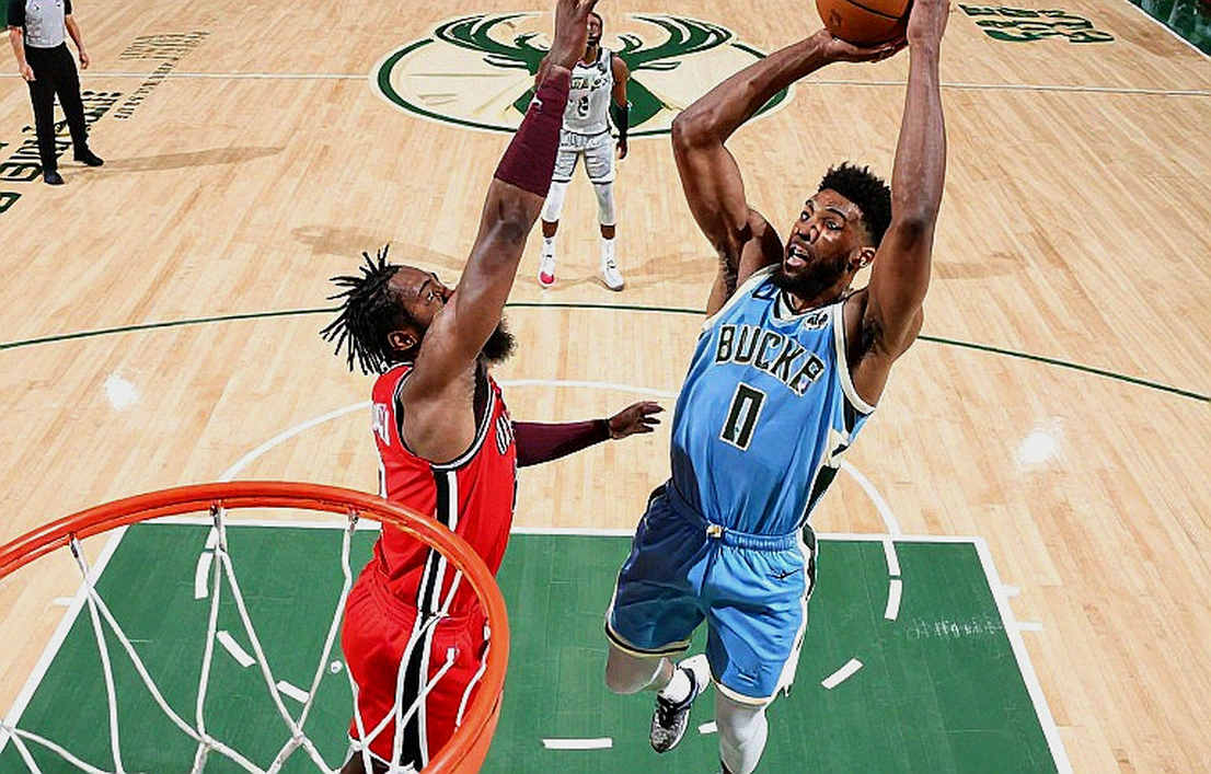 Kyrie Irving trở lại sau 20 tháng: Phép thử mà bảng thống kê chưa thể chấm điểm