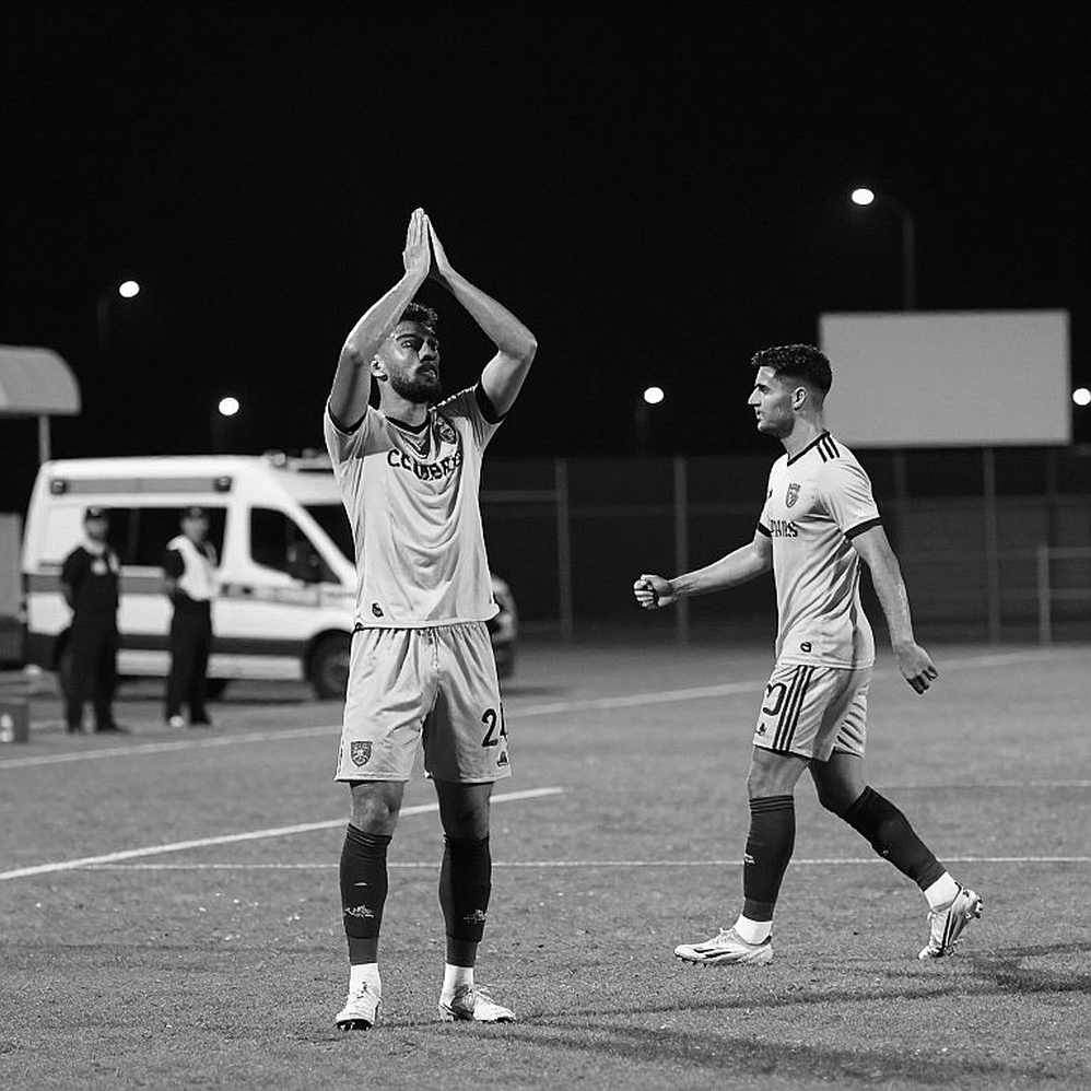Raphinha, cú hat-trick và đêm Seville không ngủ