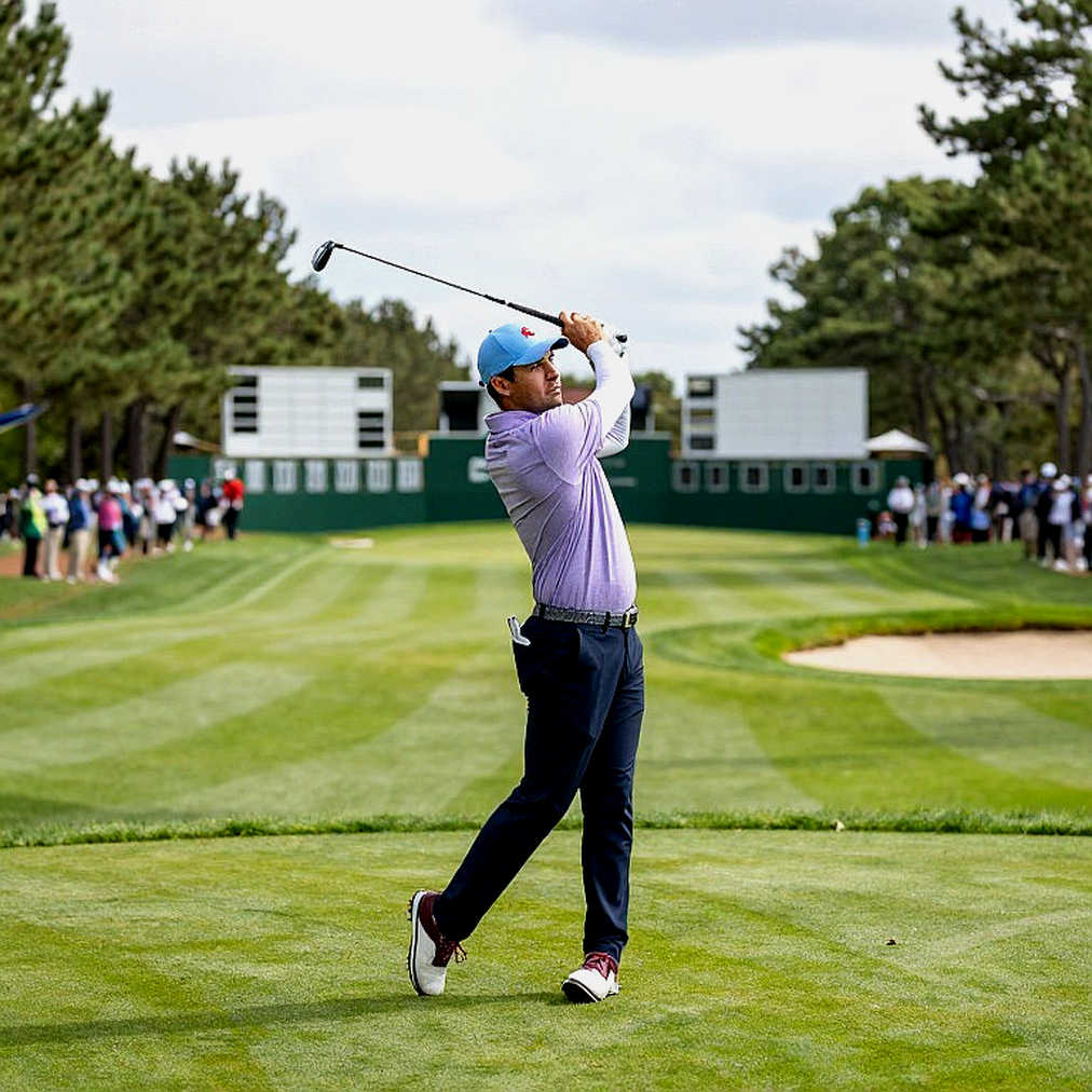 Tony Finau và cây putt Caliber Golf: can thiệp hướng bóng giữa mùa giải sa sút